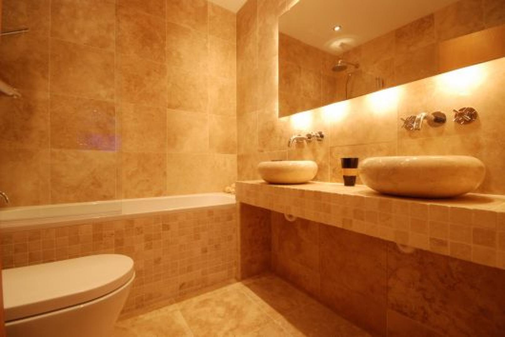 			3 Bedroom, 1 bath, 1 reception Flat			 Finchley Road, FINCHLEY ROAD/HAMPSTEAD